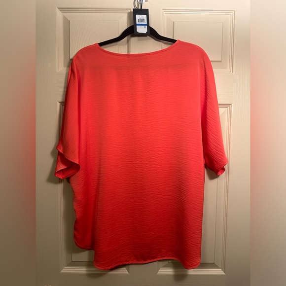 🔥DKNY🔥Persimmon V-Neck blouse, short sleeves, could be considered elbow length - Picture 3 of 12